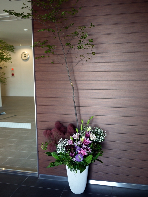 手稲区前田2条にオープンのメディカルビルへの活け込み 18 06 01 札幌 花屋 Mell Flowers