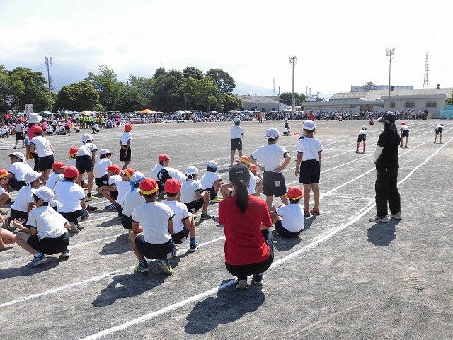 夏が近づいてきた! 6月の強い日差しの下で今泉小の運動会_f0141310_06270447.jpg