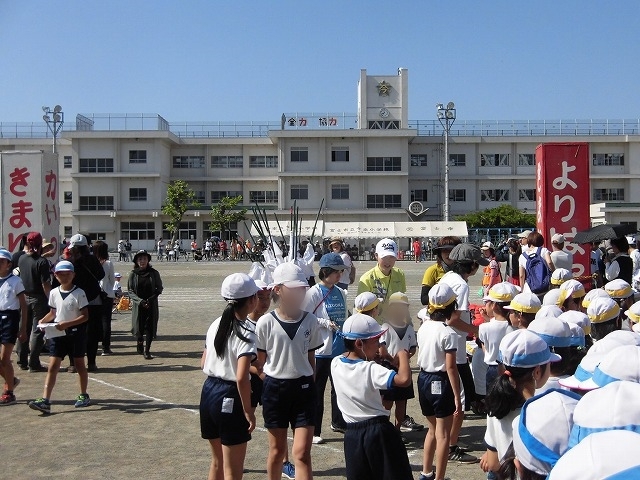 夏が近づいてきた! 6月の強い日差しの下で今泉小の運動会_f0141310_06311228.jpg