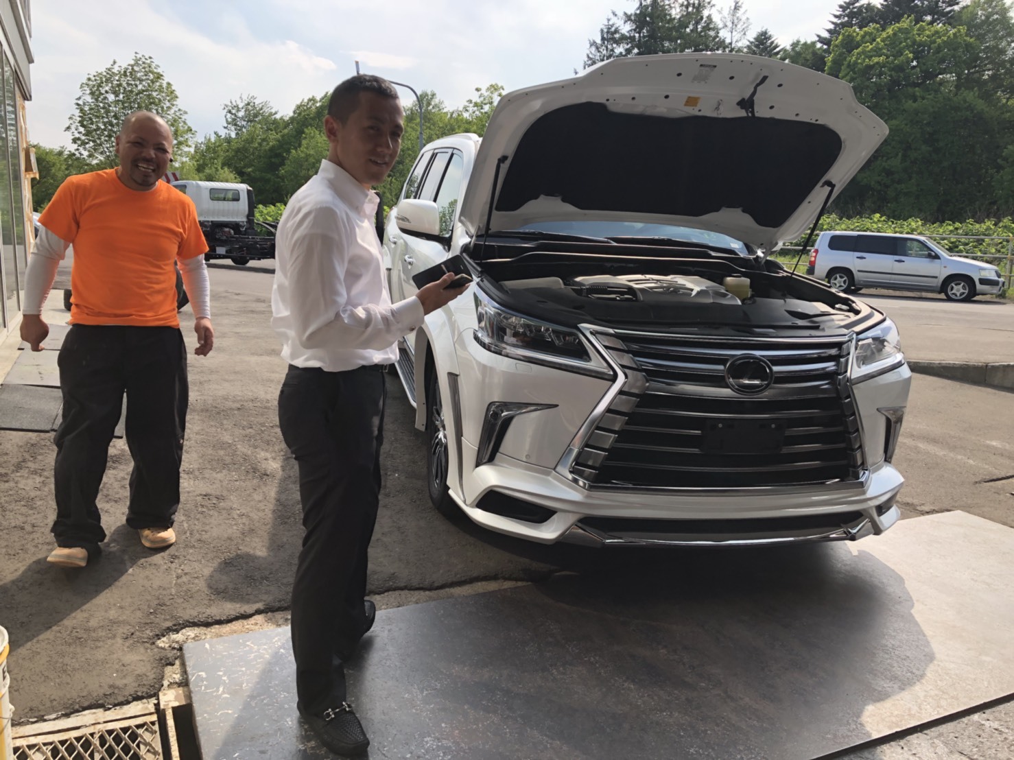 6月5日(火)トミーベース カスタムブログ☆ハマー LX570 ヴェルファイア 納車準備中☆_b0127002_11365004.jpg