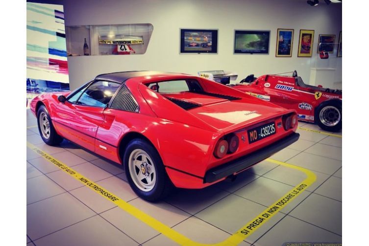 ジルビルヌーブの308GTS_a0129711_13140651.jpg
