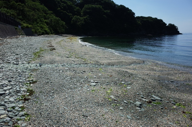 愛媛旅18 伊予の海でも石拾い Azukki的