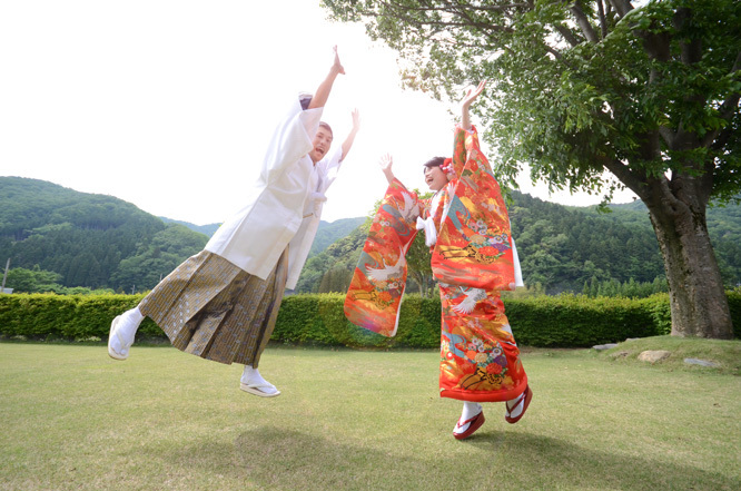 ムラタフォトスの結婚式前撮りの模様がテレビと新聞に♪_d0095673_16082937.jpg