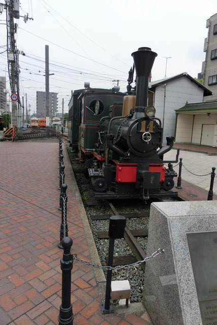 松山観光＠交通網が完璧な松山市、路面電車が主役で鉄道も楽しさいっぱい、楽しい列車が松山駅に集合、アンパンマン列車が子供に大人気の松山_d0181492_23314038.jpg