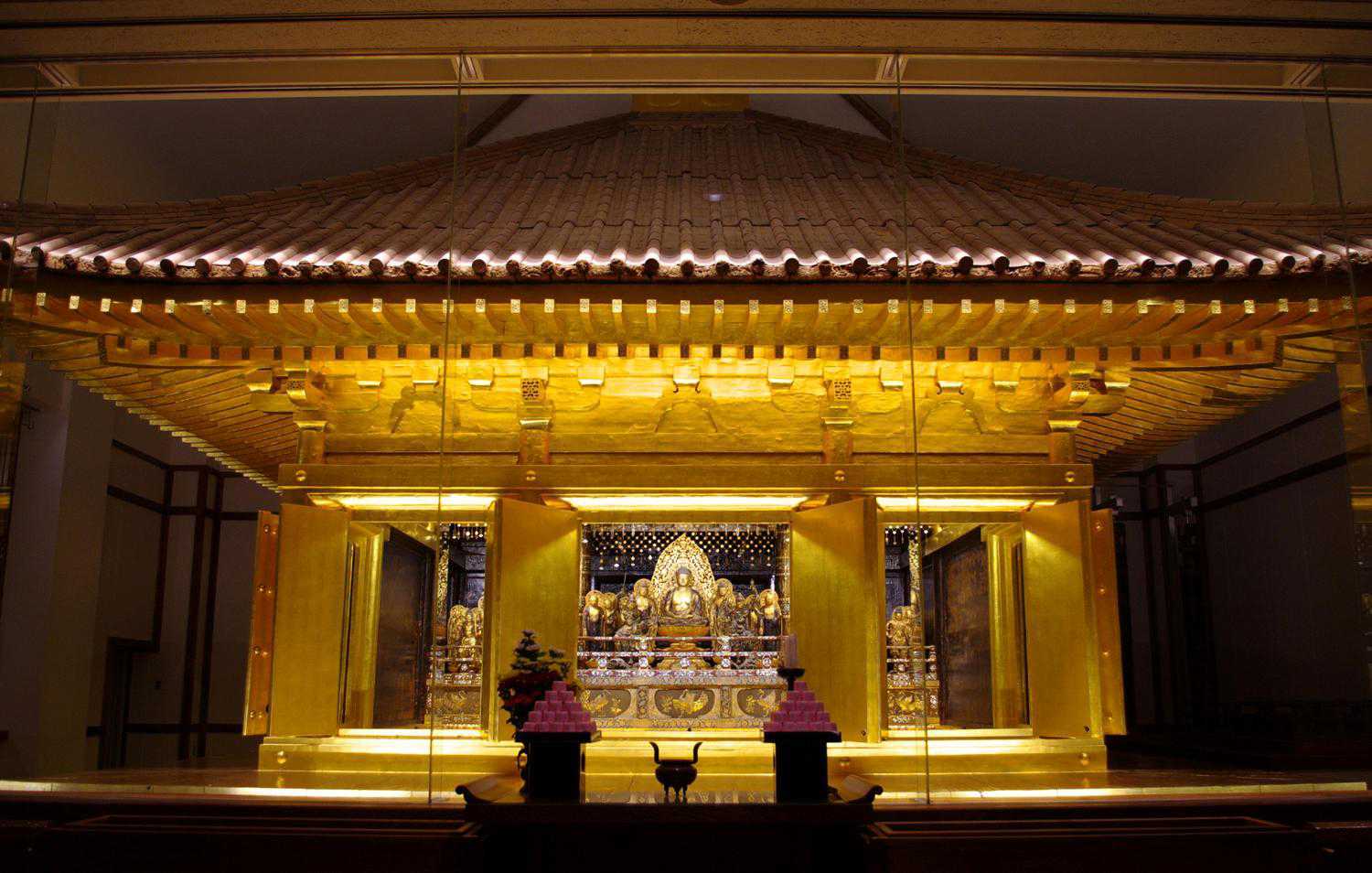 中尊寺金色堂 : レトロな建物を訪ねて