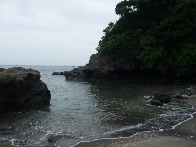 三浦半島の海岸線を歩く（京急三浦海岸駅から剱埼）_d0049066_11351334.jpg