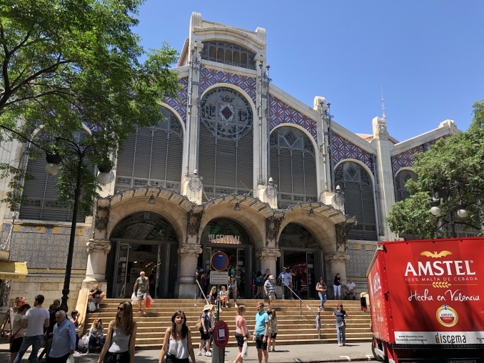 アザマラ 地中海クルーズ38 バレンシア中央市場 商品取引所とランチ リタイア夫と空の旅 海の旅 二人旅 アザマラ 地中海クルーズ38 バレンシア中央市場 商品取引所とランチ リタイア夫と空の旅 海の旅 二人旅