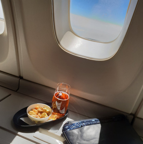 ひとりっぷ世界旅行。NYへ。ラウンジ、機内編。_a0215008_21325654.jpg