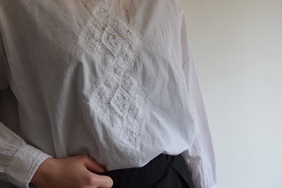 白 と 刺繍 。_b0110582_10080905.jpg