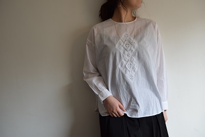 白 と 刺繍 。_b0110582_10101436.jpg