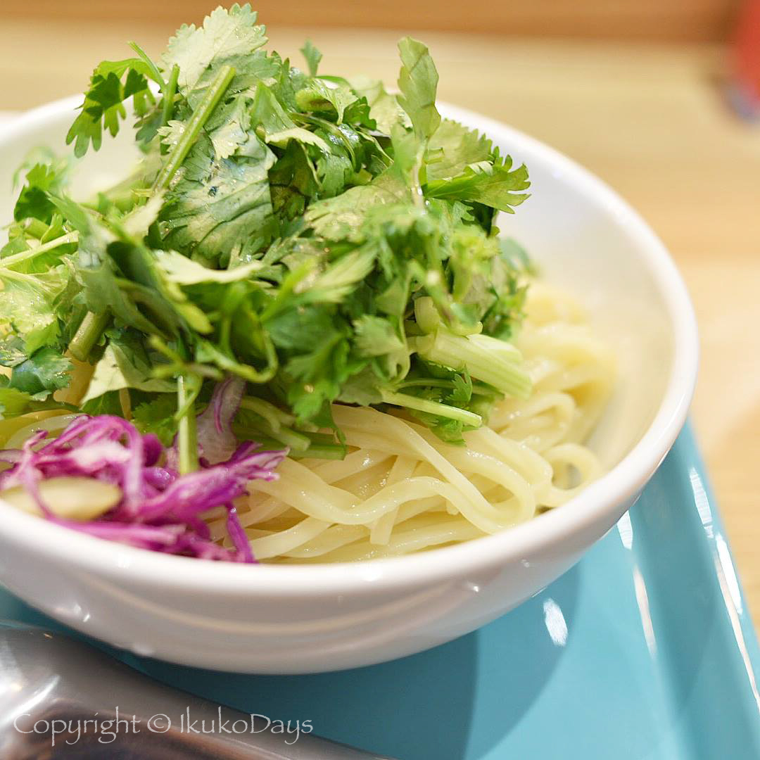 表参道で見つけた 新感覚のつけ麺：『トマトマン』_d0114093_07215383.jpg