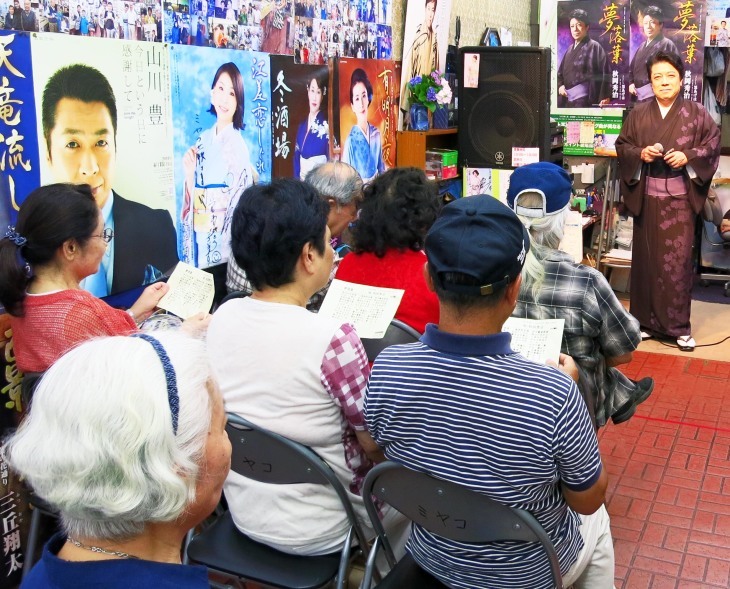夢落葉・発売記念ミニライブ・ミヤコ蕨店 _b0083801_18122748.jpg