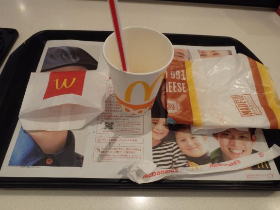 マクドナルド 東三国駅前店_c0118393_19100246.jpg