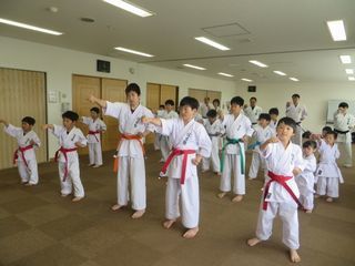 日曜空手　屯田教室　新琴似・新川教室　交流大会へ向けて稽古！_c0118332_14572407.jpg
