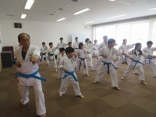 日曜空手　屯田教室　新琴似・新川教室　交流大会へ向けて稽古！_c0118332_14573713.jpg