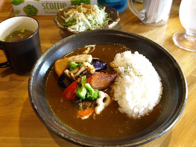 カフェ レストラン ひまわり その９ ハンバーグカレー 苫小牧ブログ