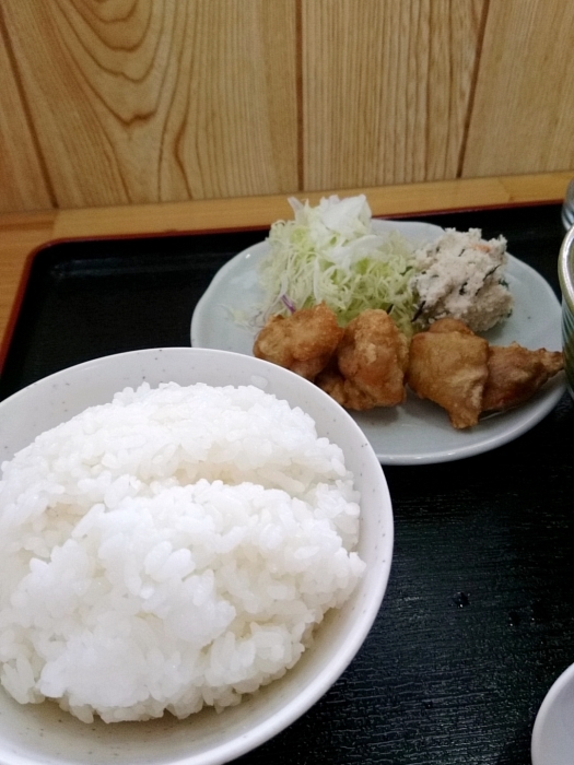 那覇・寄宮 「はっちゃん食堂」 ボリューム満点！とん汁定食_c0362623_13572439.jpg