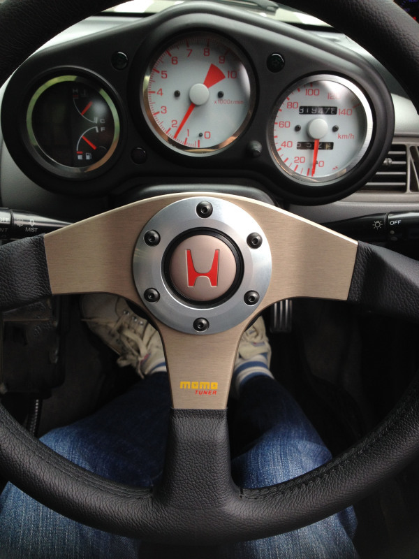 Hondaビートとmomoハンドル ホーンボタンhーマーク Hartdesign ライフスタイルをクリエティブに