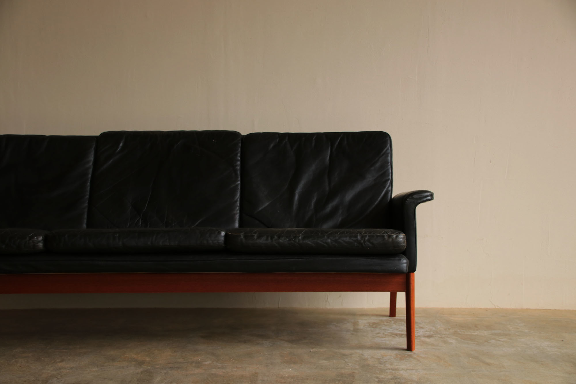 『Finn Juhl 3 Seat Sofa Model 218(Teak)』_c0211307_16445712.jpg