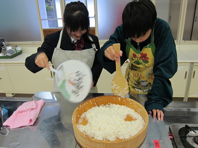 今日は、柿の葉寿司弁当♫_f0087620_16251367.jpg