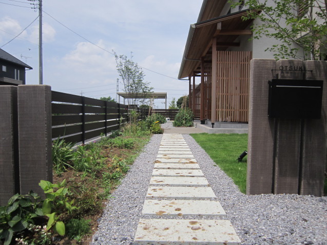群馬太田市 O 邸 完成しました( *´艸`) お洒落なお庭作りはGarden Flowにお任せください!_e0361918_11034615.jpg