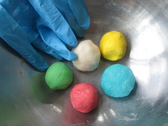 小麦粉粘土を作ったはいいが 写真サイトの続きの続きです