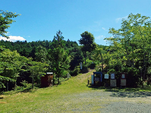 初夏の雨生山_e0293913_23164958.jpg