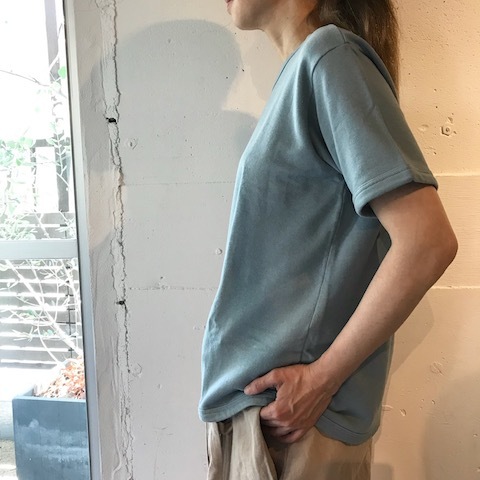 crew neck sweat ピンク と ブルー sans limite_d0364239_18204370.jpg