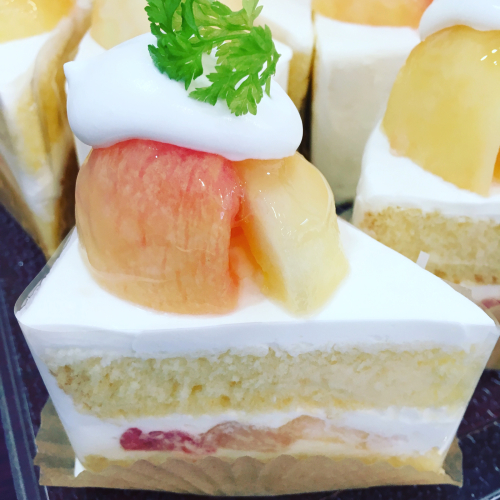 桃&#127825;のショートケーキ&#127856;/div>_f0336400_22591603.jpg