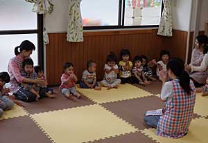 保育園でのできごと_e0325335_1165860.jpg