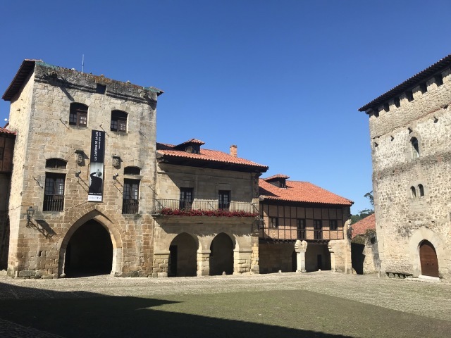 Santillana del Mar サンティーリャーナ・デル・マル_c0213220_08414781.jpg