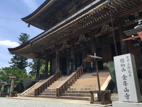 b0004229_15311405.jpeg