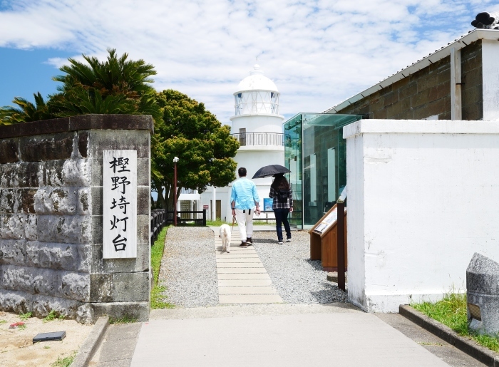 　　紀伊大島の東端断崖に建つ樫野埼灯台　　２０１８-０６-２０　００：００ 　　_b0093754_21454630.jpg