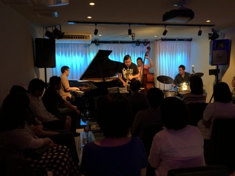 Jazzlive comin 広島 本日月曜日は おやすみ です。_b0115606_11223912.jpeg