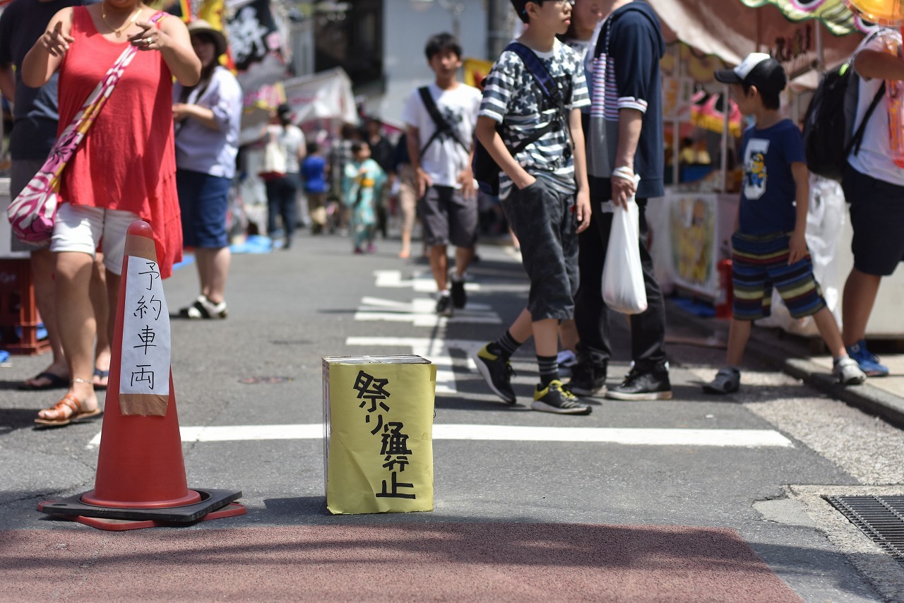 逸見祭礼　大神輿が来る前に_d0065116_20232133.jpg