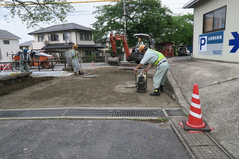 ヤマザクラとベンチ_f0076731_19532514.jpg