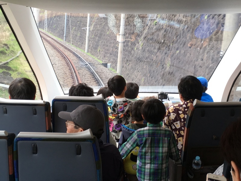 小田原駅から+200円でロマンスカーに乗車！そして運転室から階段が♪_d0367998_11581506.jpg