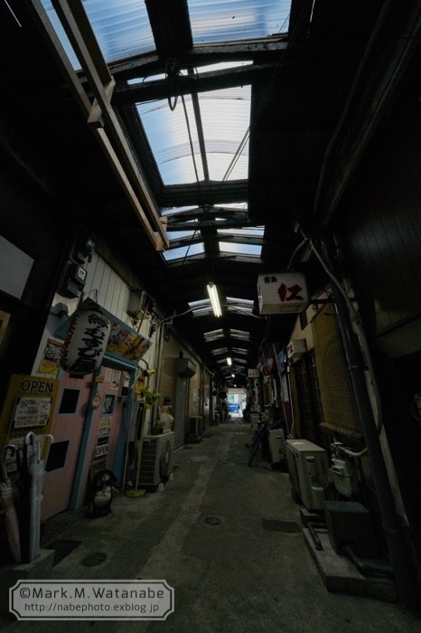 三角市場-2_e0135098_23563058.jpg