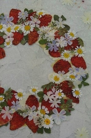 月曜日の押し花教室は いちご押し花のリース アトリエ アキ
