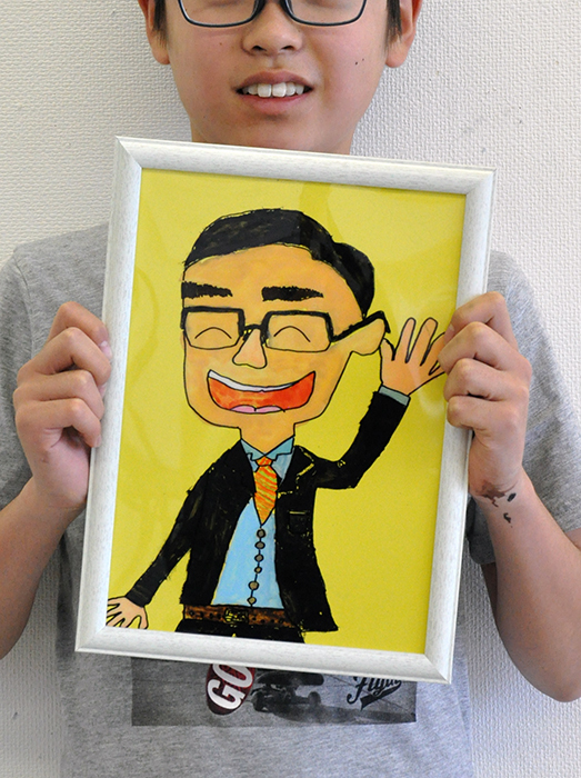 児童画クラス お父さんのガラス絵_b0212226_18570465.jpg