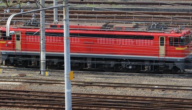 TOMIX EF67-100（更新車）・・・補遺 : 赤い電車は