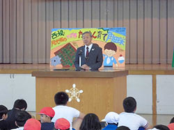 田植え体験(月光原小・西根小) _d0247484_1775340.jpg