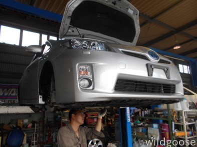 アイシス車検整備・プリウス納車整備中 (・∀・ )_c0213517_15385073.jpg
