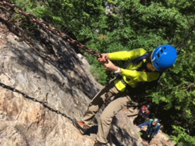 登山セミナー 実技Ⅲ“雪彦山（ロックトレッキング）”： ６月１６日（土）_e0371039_955555.gif