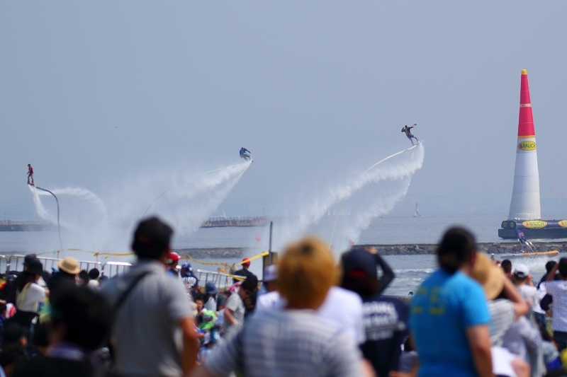 水圧で自由に空を飛ぶ フライボード をご存知でしょうか 千葉県 幕張 旅プラスの日記 水圧で自由に空を飛ぶ フライボード をご存知でしょうか 千葉県 幕張 旅プラスの日記