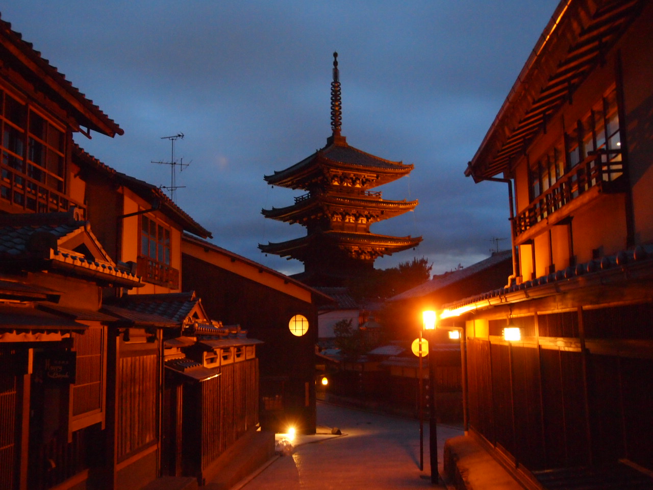 京都初夏18pt8大徳寺→今宮神社→八坂の塔_d0338441_1125049.jpg