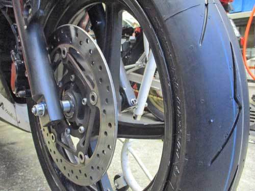 A沢サン号 CBR250Rの前後タイヤ＆ブレーキパッド交換・・・(^^♪_c0086965_01193867.jpg