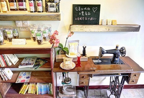 【台中：かき氷】気持ちがホコっとする店内と美味しい豆花に癒やされる～豆乳かき氷の「美軍豆乳冰」さん♪_b0182708_14441779.jpg