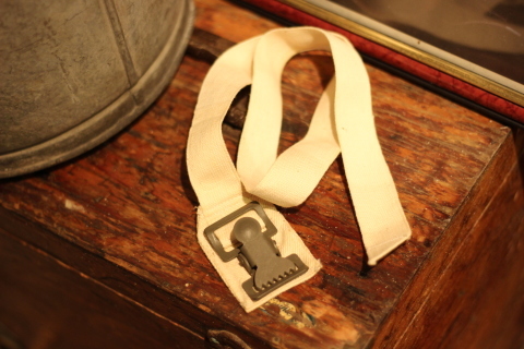 【DEAD STOCK】 \"FRENCH MILITARY CANVAS BELT\" & \"UK MILITARY 止血ベルト\" ご紹介_f0191324_08304467.jpg