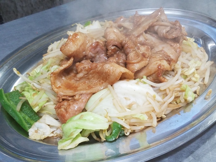 シリーズ。俺達の賄い飯。_d0164343_13011955.jpg
